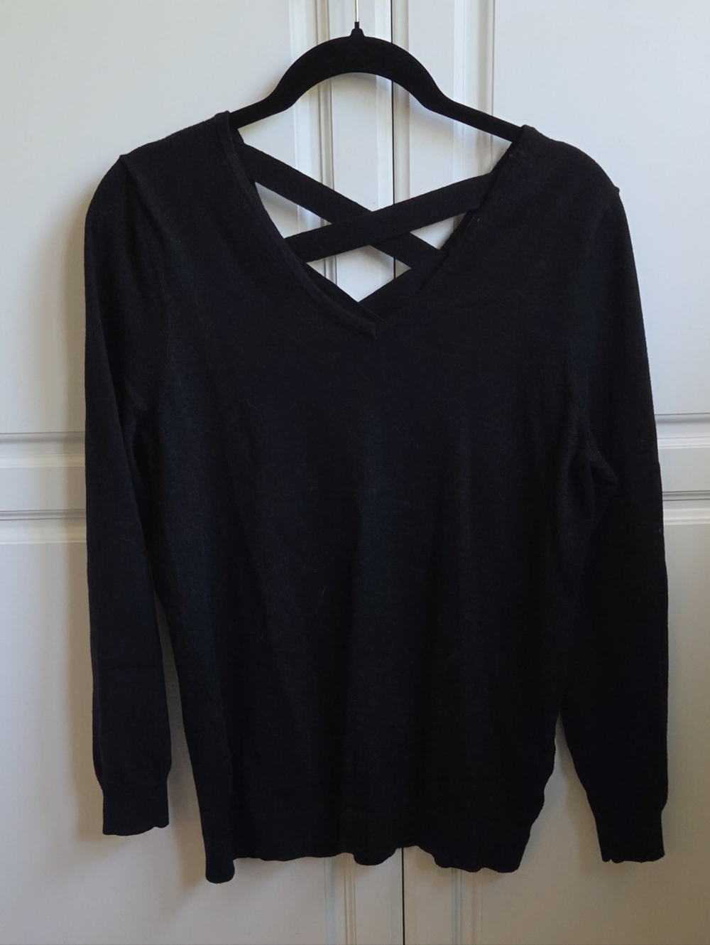 Love Ellie Stitch Fix Size Large Back Detail Sweater Black Holiday Casual Work